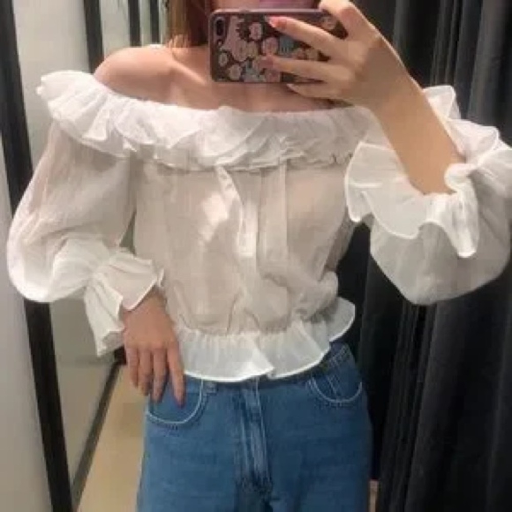 NWT Zara Ruffled off shoulder Top